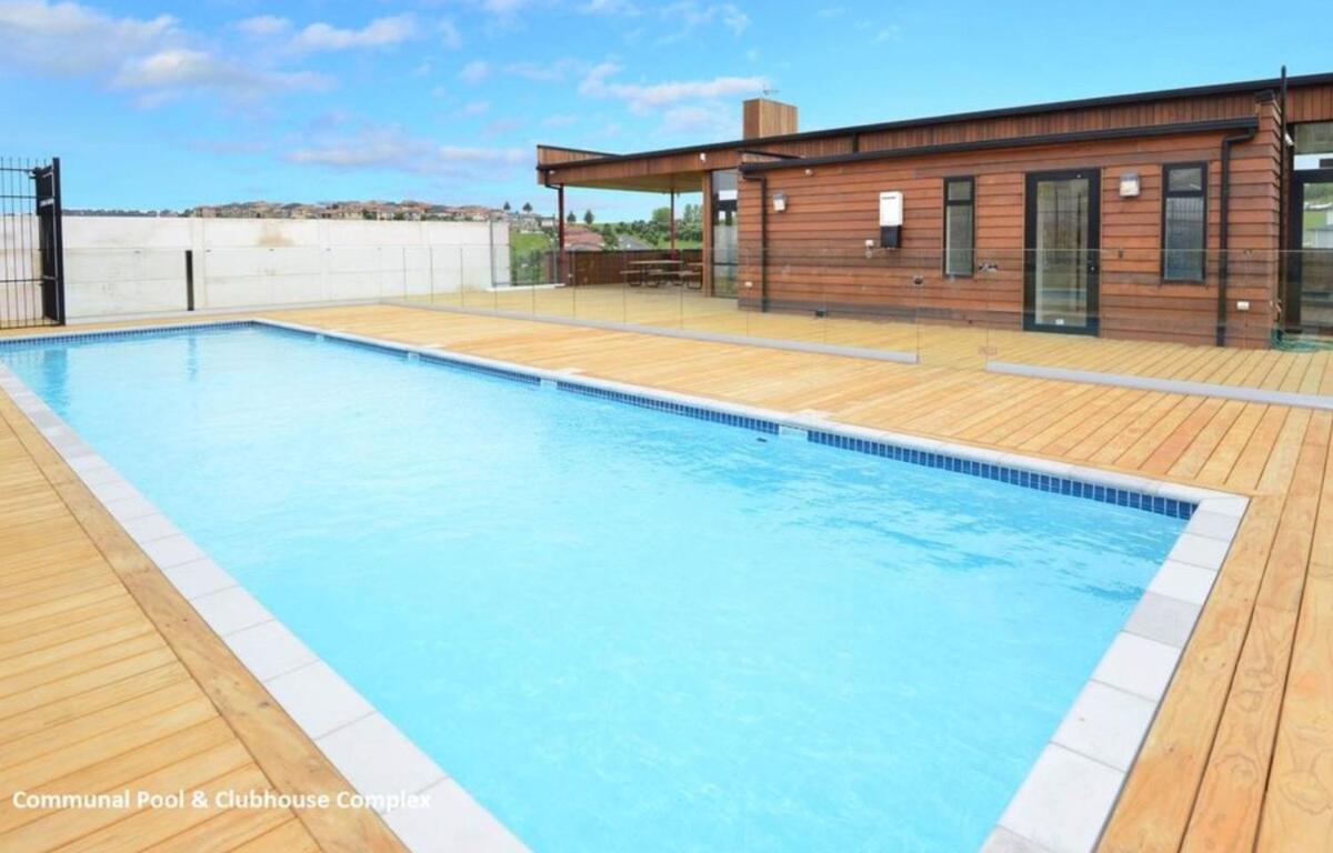 Villa Spacious & Stylish Retreat Whangaparaoa Exterior foto